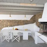 Beachfront House With 2 Hot Tubs