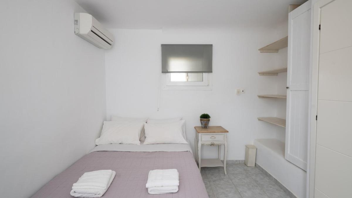 Beachfront House With 2 Hot Tubs Ferienhaus Panormos (Mykonos)